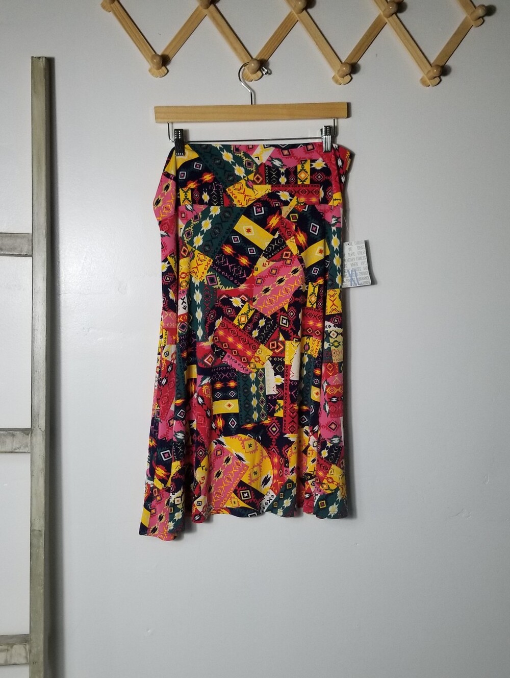 NWT LULAROE WOMEN'S PATTERN AZURE SKIRT SIZE XL